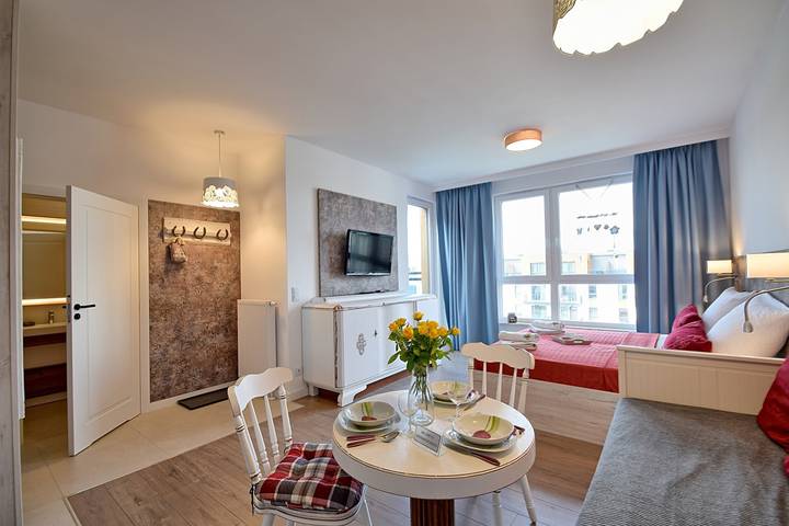Ganze Ferienwohnung, Cozy Studio with Balcony | Parking | 500 m to the Beach in Międzyzdroje, Misdroy (Gemeinde)