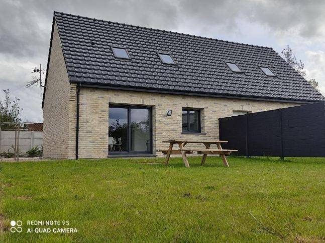 Two-Bedroom House in Oye-Plage, Région de Saint-Omer