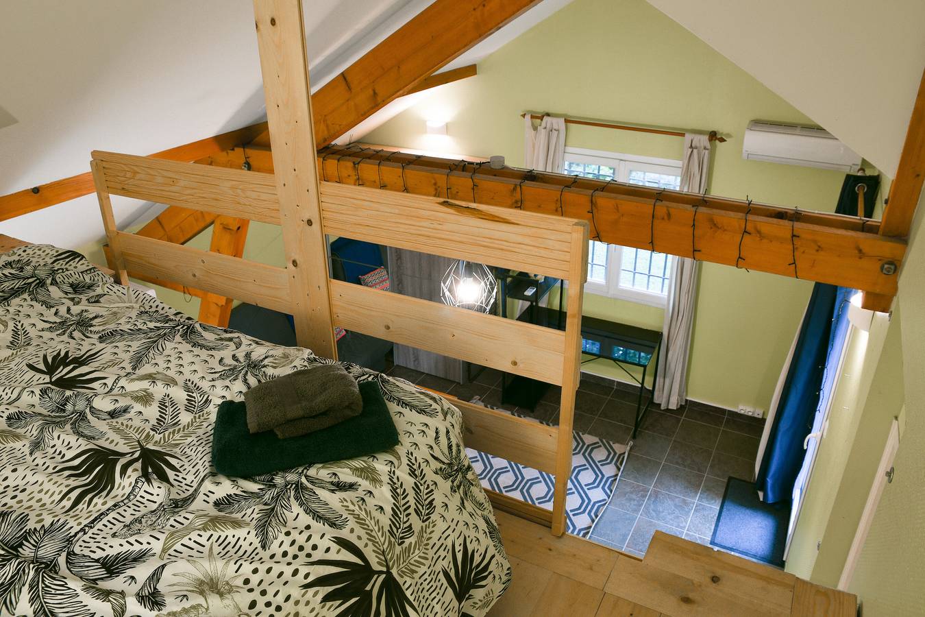 Holiday Home 'Studio 4 Places Proche Lac' with Balcony, Wi-Fi and Air Conditioning in Aix-les-Bains, Chambéry region