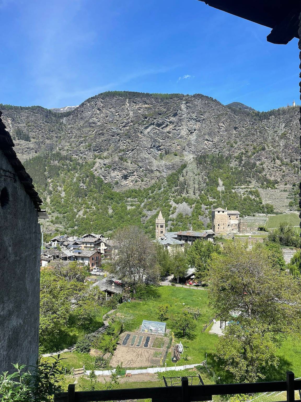 Appartamento intero, Appartamento "Lo Soleil" con vista sulle montagne, giardino e Wi-Fi in Arvier, Comune di Arvier