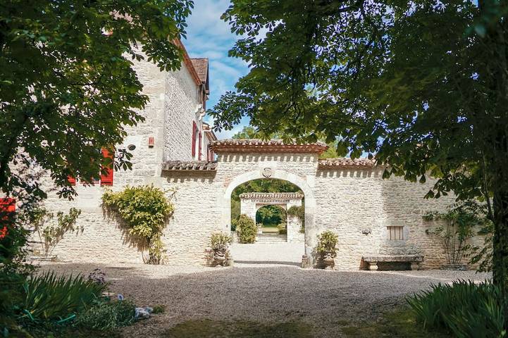 Château pour 22 personnes, avec jardin dans le Lot-et-Garonne