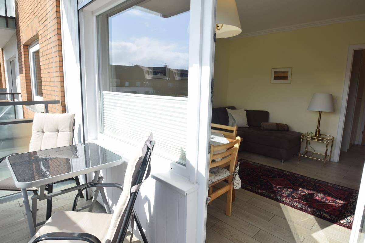 Ganze Wohnung, Renoviertes 2-Zimmer-Appartement mit Balkon und Wellnessbereich in Westerland in Westerland, Sylt (Gemeinde)