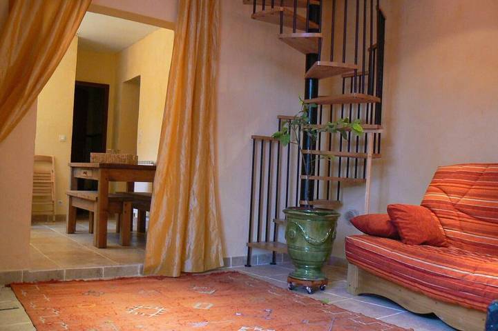 Gîte pour 6 personnes, avec terrasse et jardin
