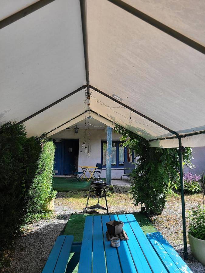 Appartement entier, Mon Jacuzzi privé sur les pas de Compostelle in Saint-Léonard-de-Noblat, Région de Limoges