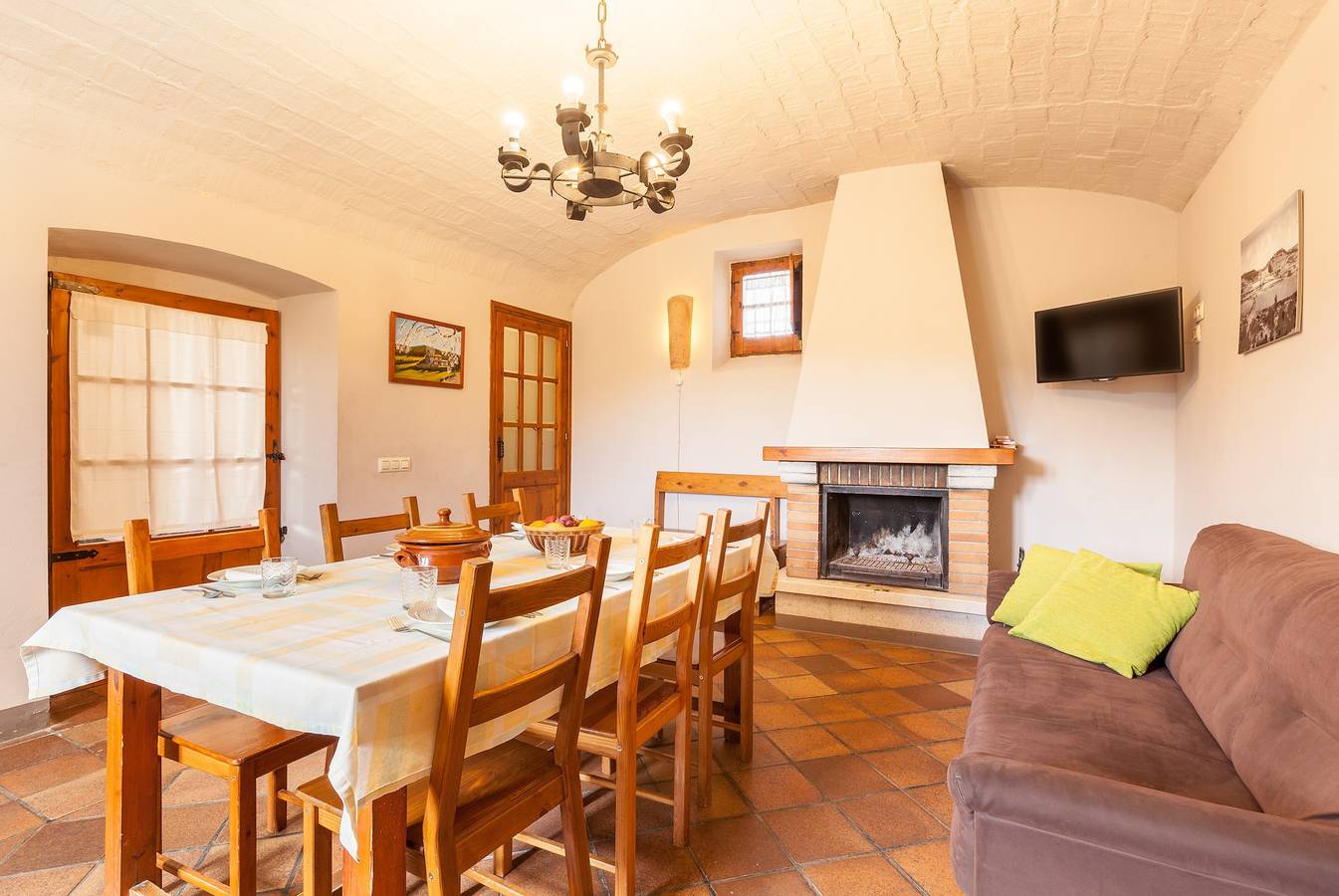 Ferienhaus "El Mas" mit Bergblick, Gemeinschaftspool und Wlan in Sant Martí de Tous, Barcelona Binnenland