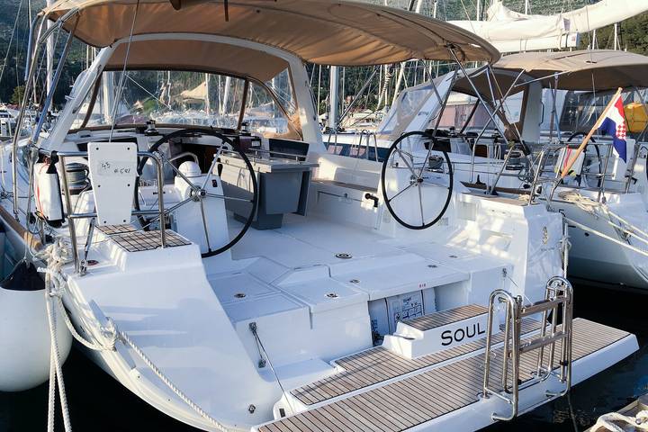 Bateau pour 6 personnes dans Tivat - 2