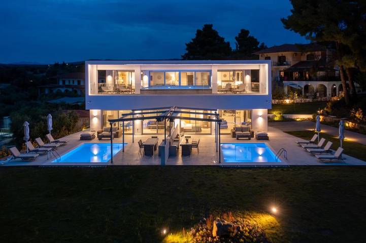 Ferienwohnung für 2 Personen, mit Balkon und Terrasse sowie Garten und Pool