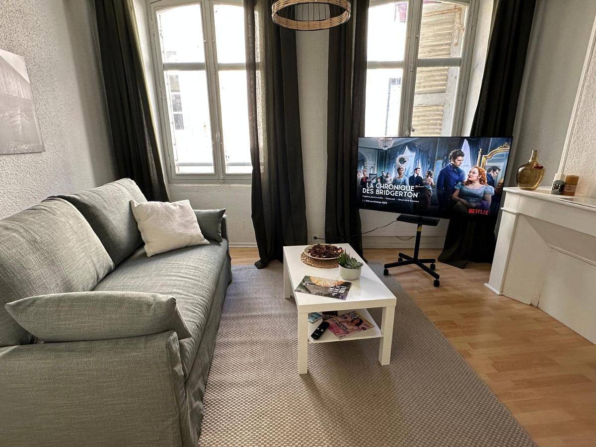 Appartement entier, Deluxe One-Bedroom Apartment with City View in Dax, Région de Dax