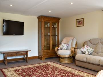 Chalet for 6 People in Northleigh, Devon, Photo 3