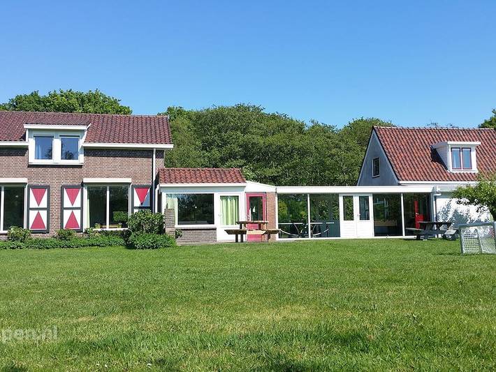 Ferienhaus für 18 Personen, mit Balkon/Terrasse und Terrasse in Burgh-Haamstede