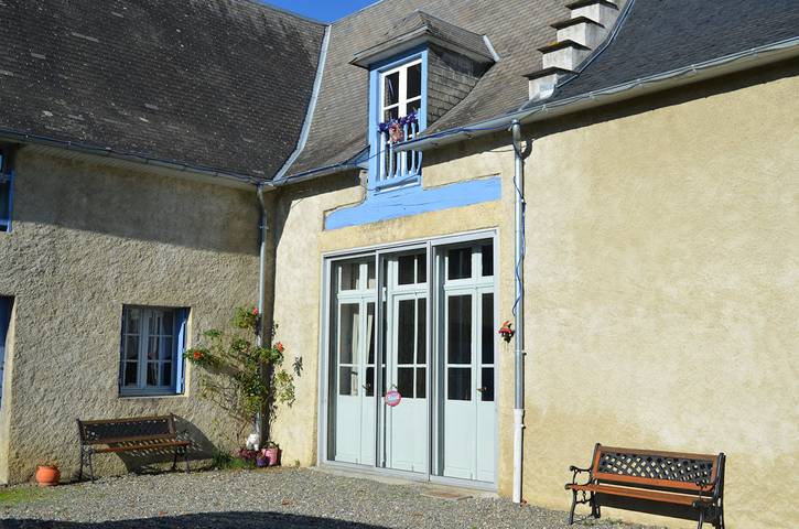Gîte pour 6 personnes, avec piscine ainsi que terrasse et jardin dans les Hautes-Pyrénées - 2