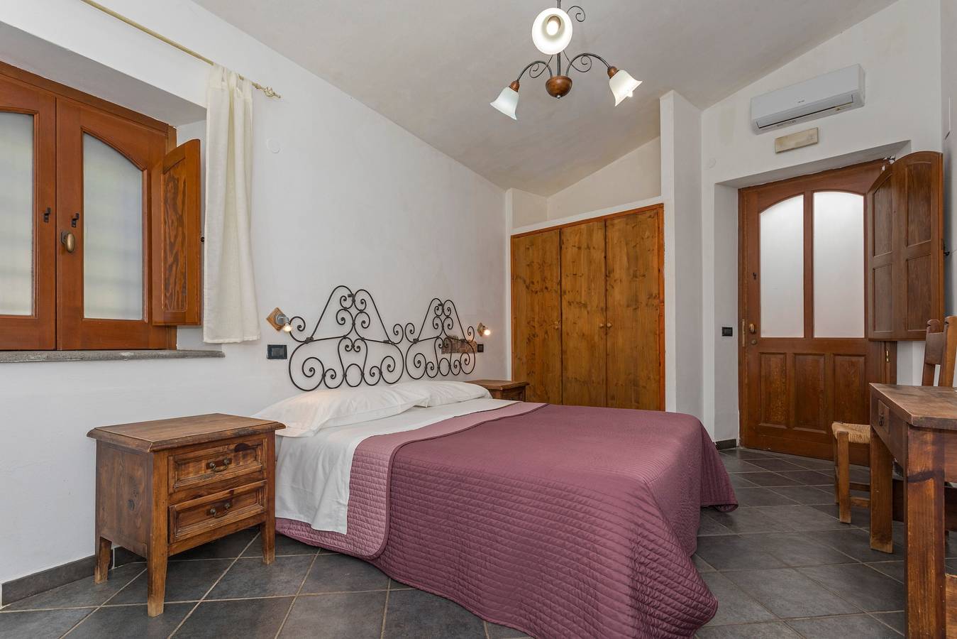 Camera 'Ninetta' con vista sulle montagne, Wi-Fi e aria condizionata in Trappitello-Chianchitta, Taormina