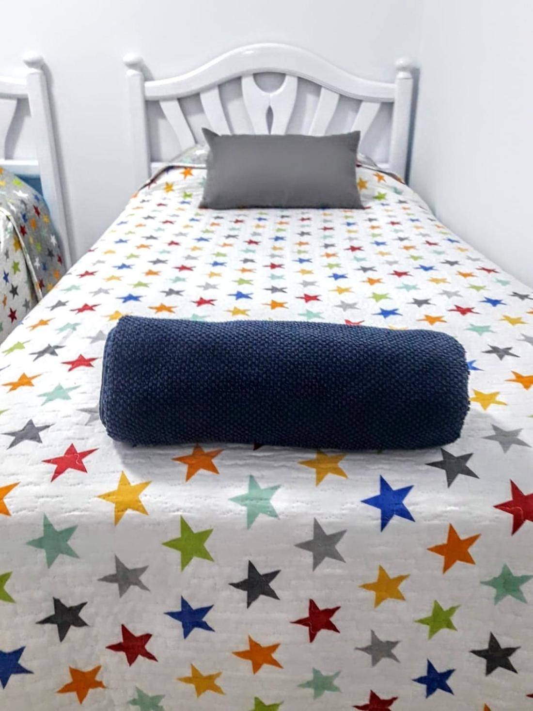 Entire apartment, Stunning 2 Bedroom Apartment Fully Refurbished With Air-conditioning in El Barrio, Alicante