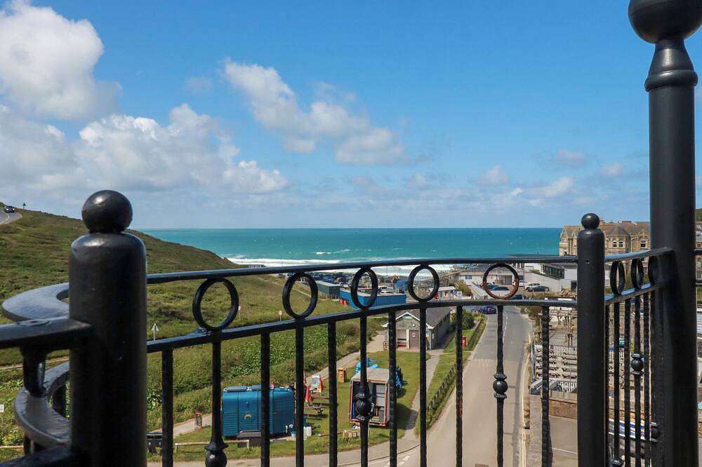Lowenna, country holiday cottage in Newquay in Watergate Bay, Newquay