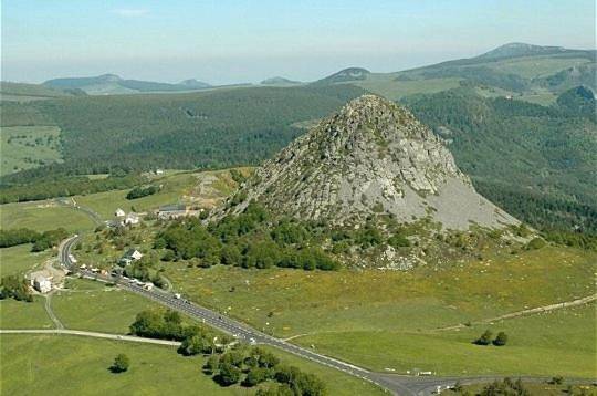 Location de vacances pour 5 personnes à Lachamp-Raphaël - 3