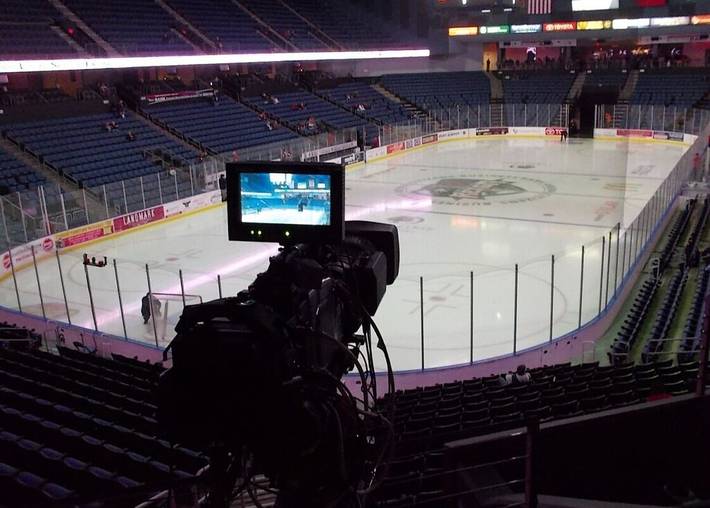 Hotel for 8 people, with pool and yard as well as hot tub in Ontario (CA)