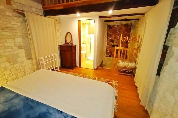Gîte pour 4 personnes, avec Terrasse ainsi que Jardin et Piscine à Puylaroque - 2