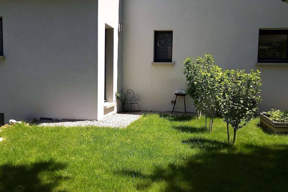 Entire apartment, Var Very nice studio at the foot of the Sainte Baume in Nans-les-Pins, Brignoles region