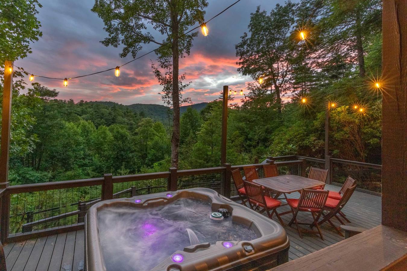 Vacation Rental for 12 Guests in Blue Ridge Mountains, North Carolina