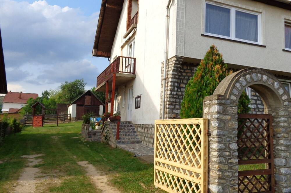 Die Besiedlung ist auch wegen der einzigartigen Naturwerte zu verdanken: der Welt in Agtelek, Borsod-Abaúj-Zemplén megye