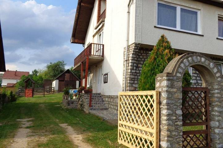 Ferienhaus für 45 Personen, mit Pool und Garten - 1