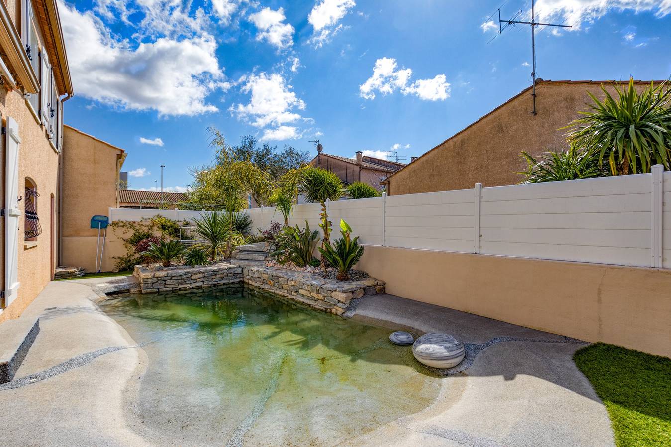 Chambre d’hôtes « Chambre D’Hôte Béziers » avec piscine partagée, Wi-Fi et climatisation in Béziers, Côte méditerranéenne (France)