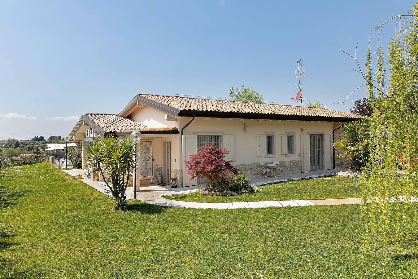 Ganze Wohnung, Bardolino Golden Hill – Private Villa mit beheiztem Pool und Whirlpool in Bardolino, Gardasee-Berge