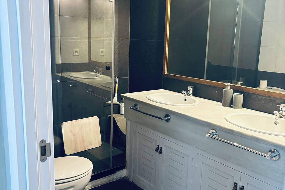 Ganze Wohnung, Best Location spacious Apartment 10 min walking to beach and city center in Talamanca, Ibiza Stadt