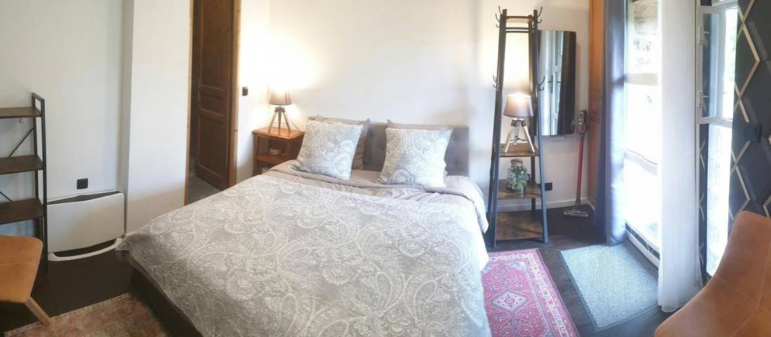 Location de vacances pour 2 personnes, avec Terrasse ainsi que Jardin et Vue à Mézières-sur-Couesnon