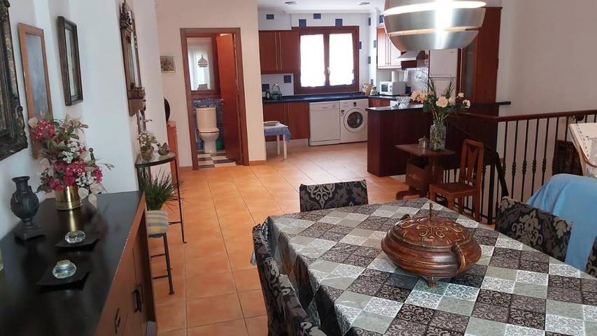 Apartamento de vacaciones para 9 personas, con terraza y piscina en Alto Mijares - 4