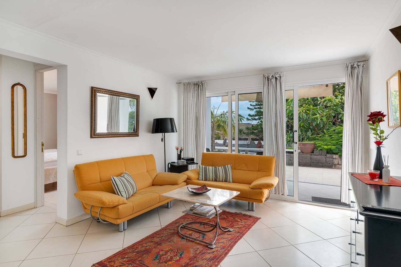 Ganze Wohnung, Ferienwohnung 'Bianca Tajinaste' mit Meerblick, privater Terrasse und Wlan in Las Breñas, Yaiza