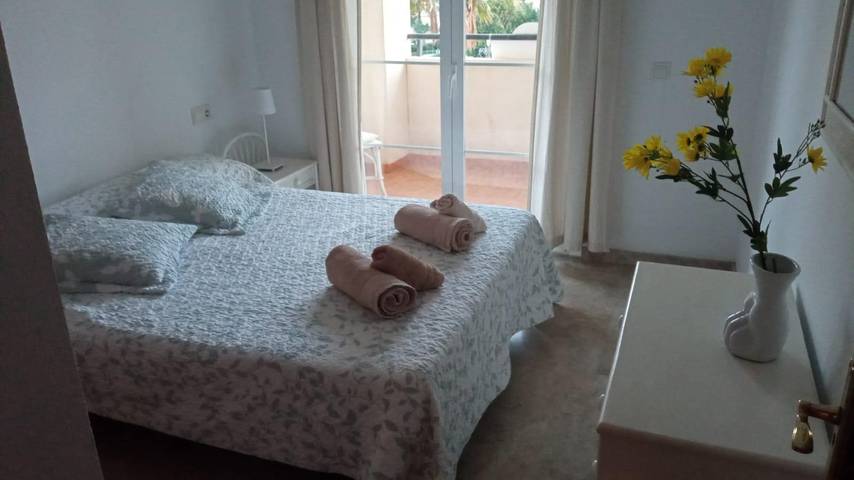 Ganze Ferienwohnung, Ferienwohnung für 4 Personen mit Balkon in Puerto Deportivo de Estepona, Estepona