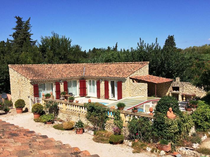 Gîte pour 2 personnes, avec piscine à Carpentras