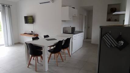Gîte pour 4 personnes, avec terrasse et jardin à Frossay