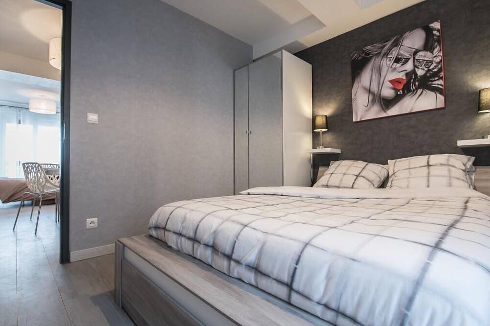Apartamento entero, ★ Centro ★ Aparcamiento ★ Wifi ★ La Terrasse des Moulins ★ Appart Hotel Bourgoin ★ in Bourgoin-Jallieu, Región de La Tour-du-Pin