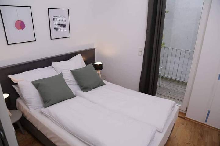 Ferienwohnung für 8 Personen, mit Balkon in Prenzlauer Berg Berlin - 2