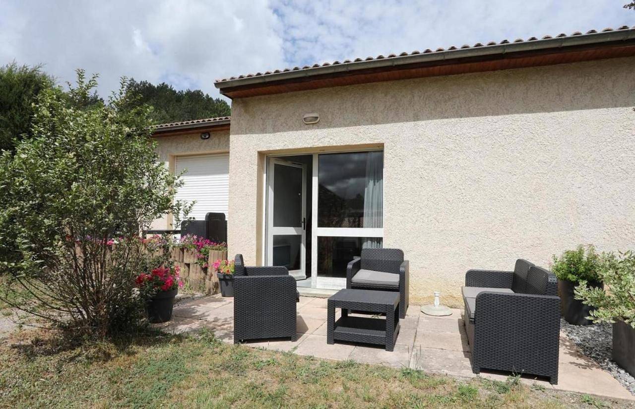 Queen Room with Garden View in Séderon, Région de nyons