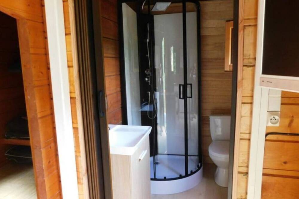Chalet sur Pilotis avec Terrasse pour 2 pers. in Rochechouart, Parc naturel régional Périgord-Limousin