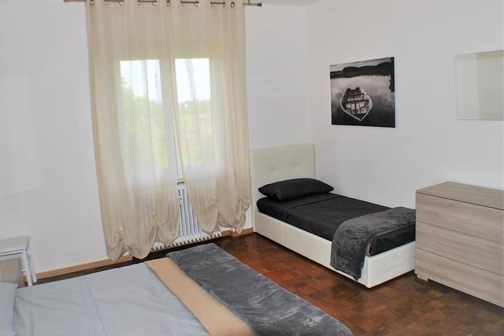 Ganze Wohnung, Gesamte Wohnung Casa Felice 9 Plätze Kostenloses Parken und kostenloses WLAN inklusive in Mestre, Venedig