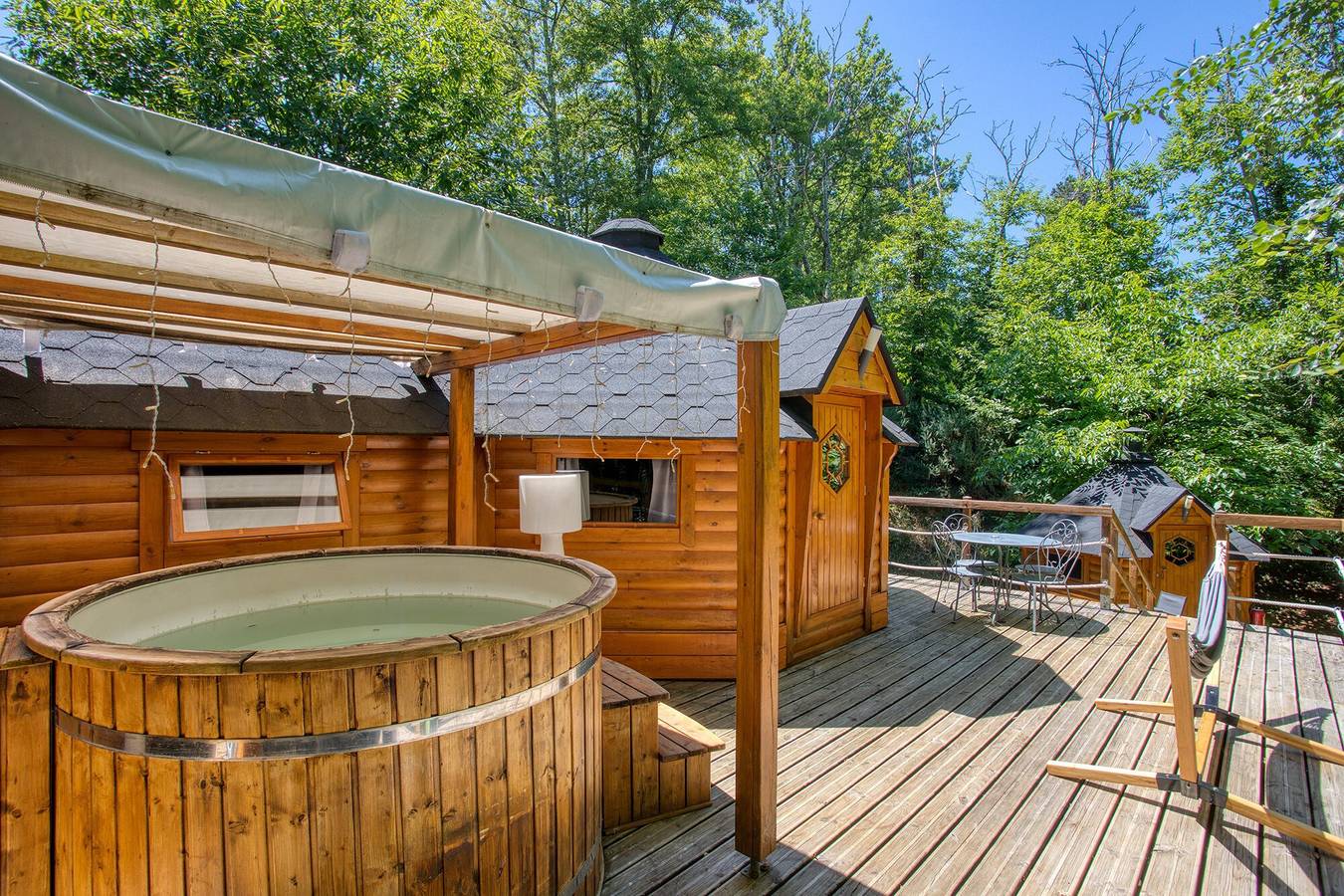 Grand Kota avec bain nordique privé – Cabane cosy, kota grill in Saint-Cybranet, Périgord Noir