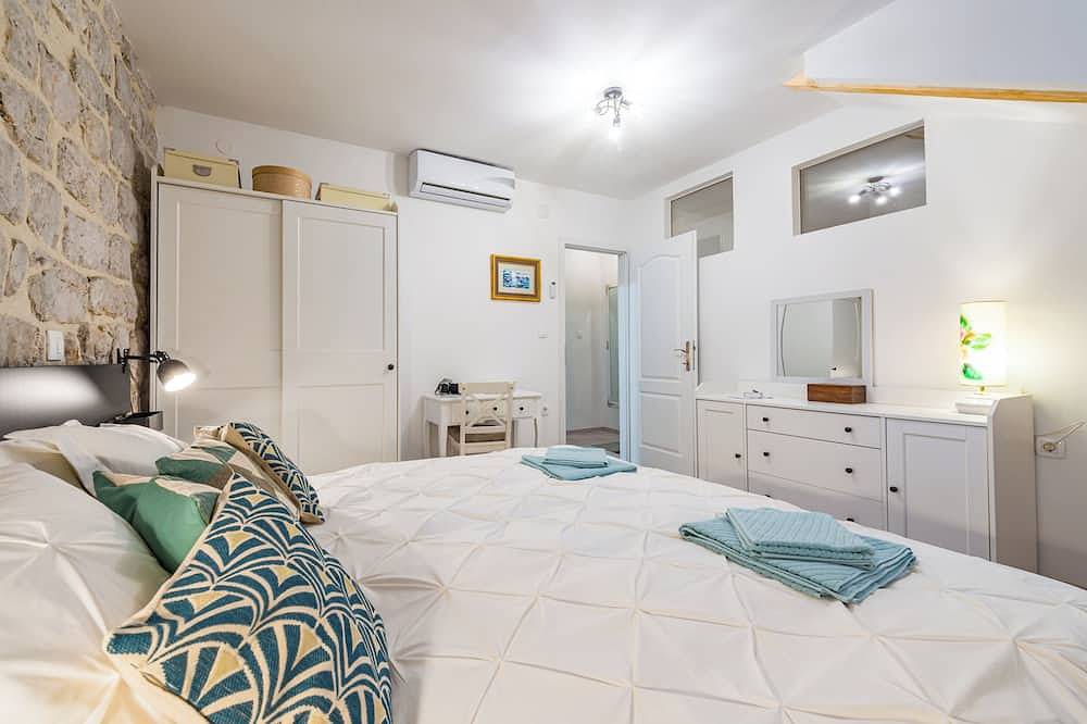 Villa Dovecote with Private Sauna, Jacuzzi & Gym in Ston, Dubrovnik-Neretva