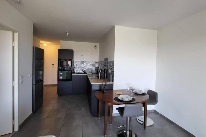 Gîte pour 2 personnes, avec balcon et vue à Vaulx-en-Velin - 3