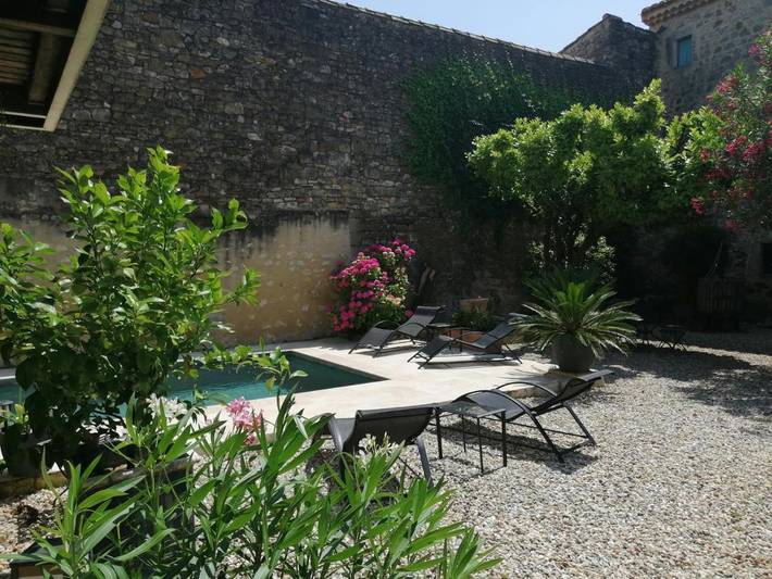 Appartement de vacances pour 2 personnes, avec piscine et jardin