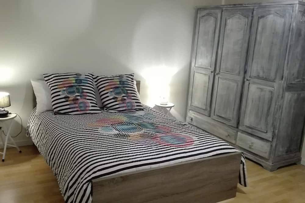Appartement entier, Grand F2 Châteaugay entre Clermont-Fd, Riom proche vulcania in Châteaugay, Parc naturel régional des Volcans d'Auvergne