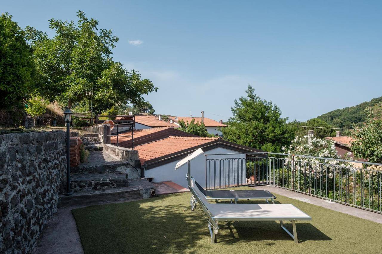 Sicilian Sunrise Host in Trecastagni, Etna