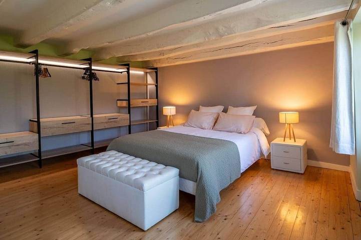 Location de vacances pour 16 personnes, avec jardin et terrasse à Peyrilhac - 2