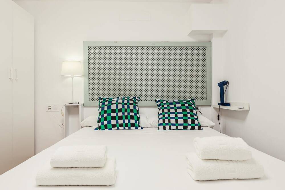 Ganze Wohnung, Nice duplex apt 2 bedrooms 2 bathrooms in Casco Antiguo, Sevilla