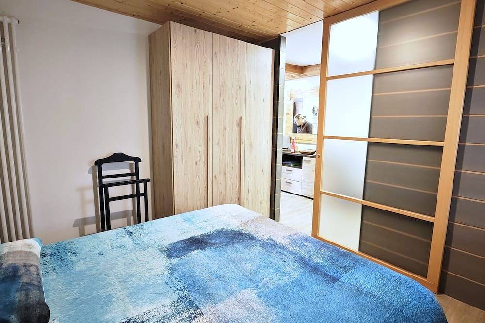Ganze Wohnung, Two-Room Apartment In The Heart Of The Fiemme Valley. in Panchià, Dolomiti Superski