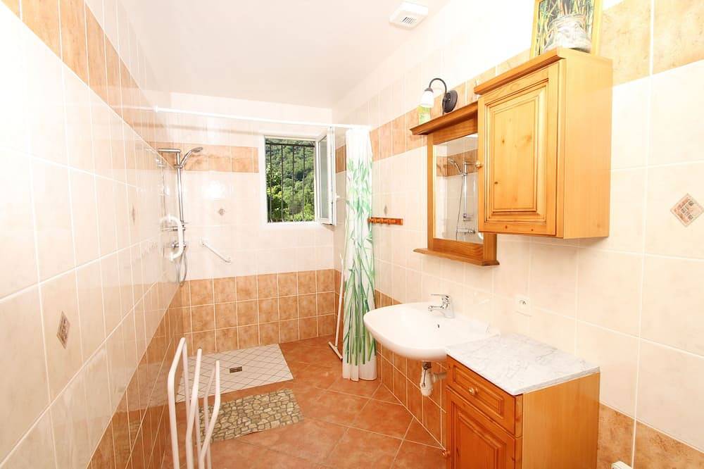 Relajación, ocio y deporte en paz entre Vercors y Provenza in Chastel-Arnaud, Región de Die