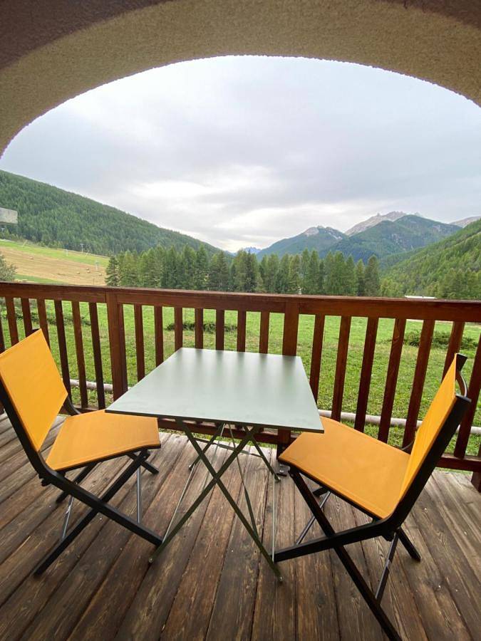 Appartement de vacances pour 4 personnes, avec Balcon et Terrasse ainsi que Jardin et Piscine à Arvieux